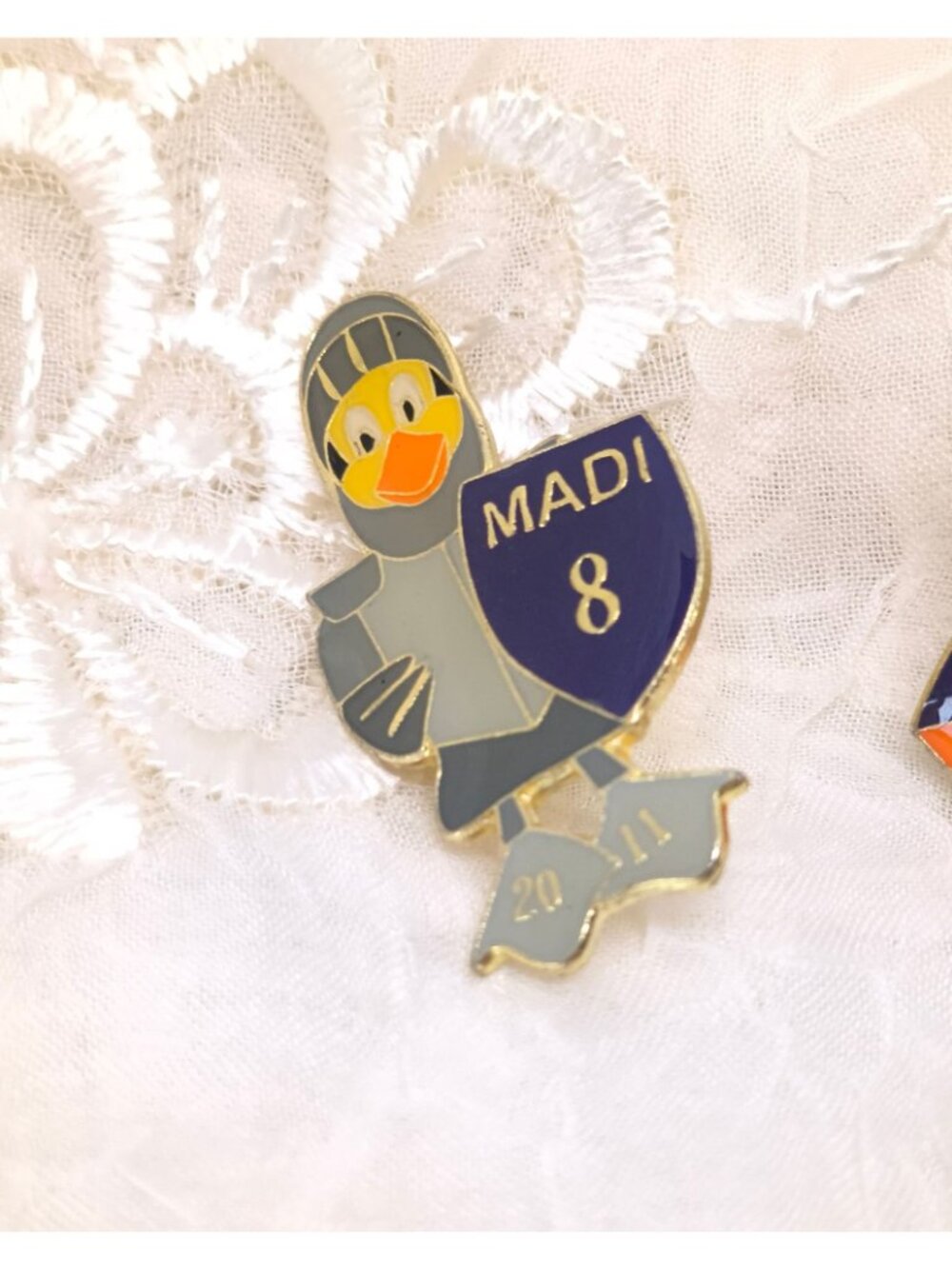 5 Madi 2011  ~ Massachusetts Destination Imagination Enamel Pins - Royal Designs - Picture 8 of 10